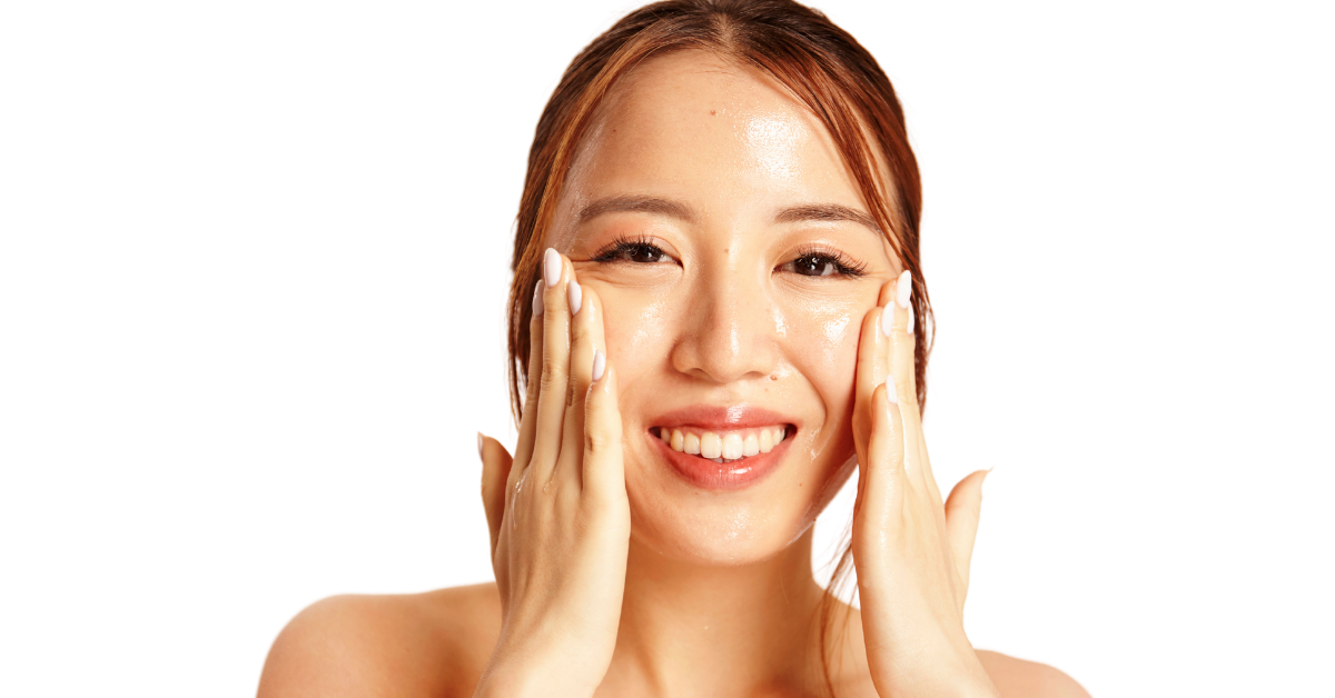Cleanser vs. Toner: What's the Difference & Uses?